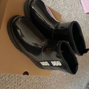 Ugg boots classic clear mini size 9